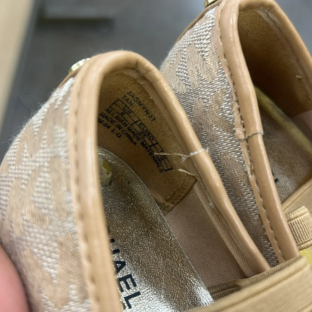 Michael Kors Faye Strap 2 flats shoes new camel Girls Toddlers size 8 - Picture 2 of 3